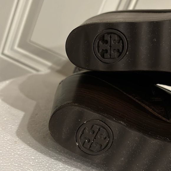 TORY BURCH PRIMROSE SHERPA LINED WEDGE HEEL LEATHER BOOTS - Picture 15 of 16